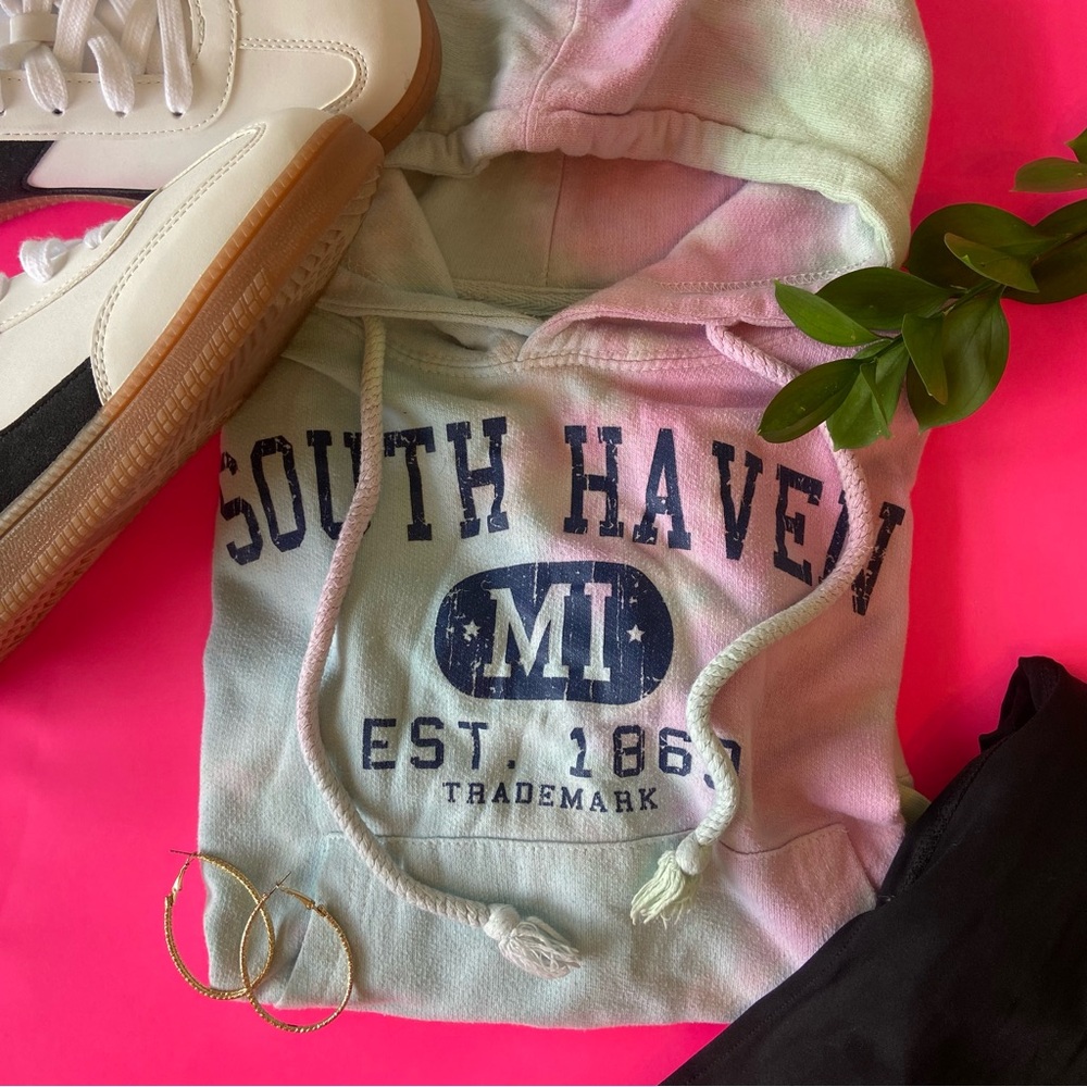 Tie Dye South Haven Grapic Crop Hoodie